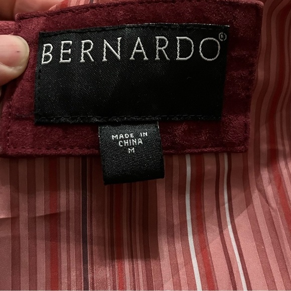 Bernardo Women's Burgundy Leather Jacket Size Medium - Picture 3 of 9